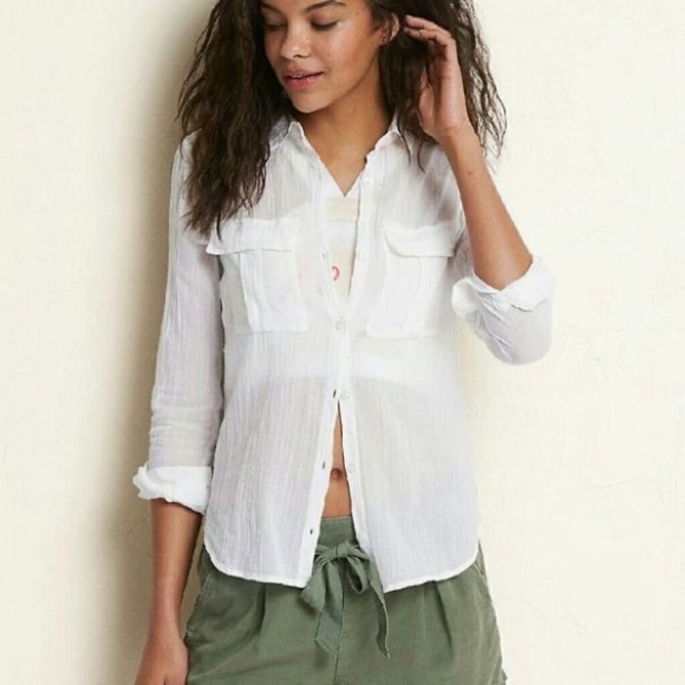 ✨ VICTORIA'S SECRET LONG SLEEVE BUTTON✨